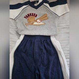 New York Yankees 2 piece Set With  onesie & shorts- 12 months